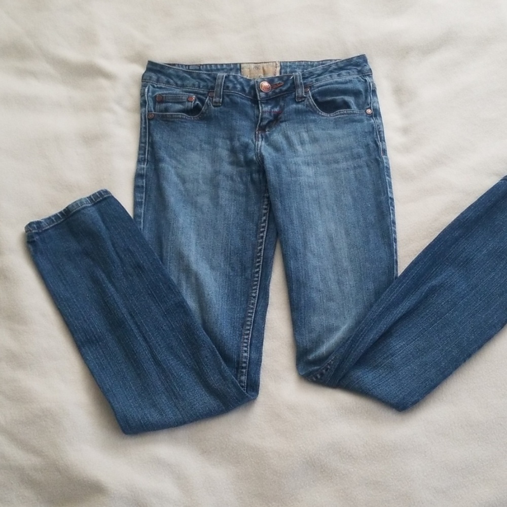 American Rag Jean's - Picture 2 of 2